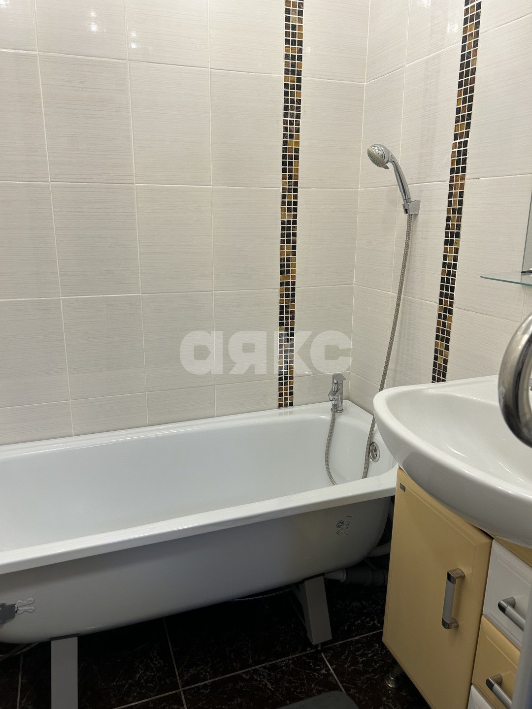 Фото №6: 1-комнатная квартира 40 м² - Липецк, Октябрьский округ, мкр. Европейский, ул. Леонтия Кривенкова, 35